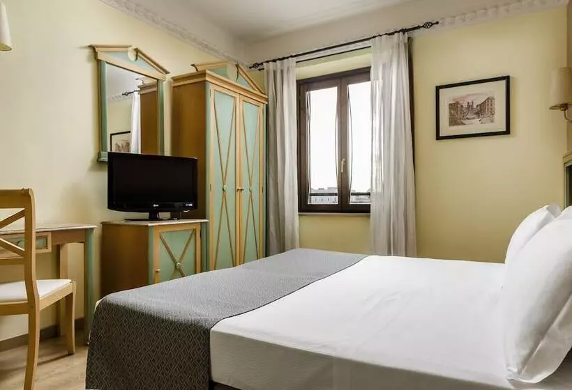 Отель Exe Domus Aurea