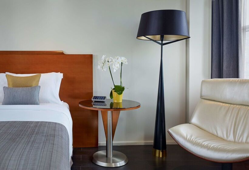 فندق Park Plaza Victoria London