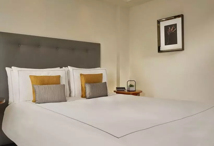 호텔 Park Plaza Victoria London