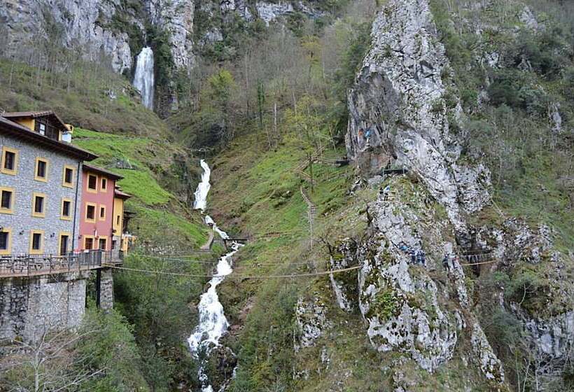 فندق ريفى Puente Vidosa