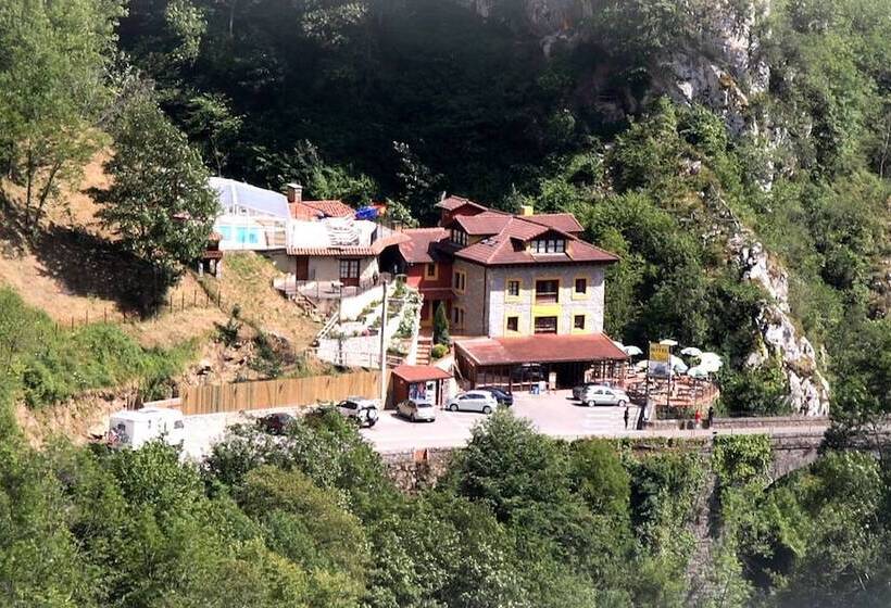 فندق ريفى Puente Vidosa