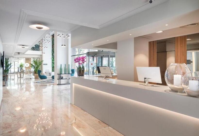 בית מלון כפרי Salles Ciutat Del Prat Barcelona Airport