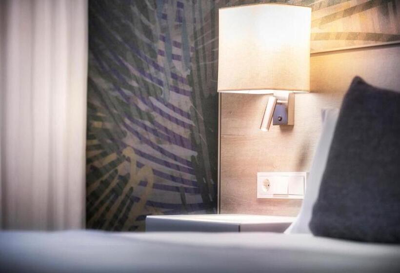 בית מלון כפרי Salles Ciutat Del Prat Barcelona Airport