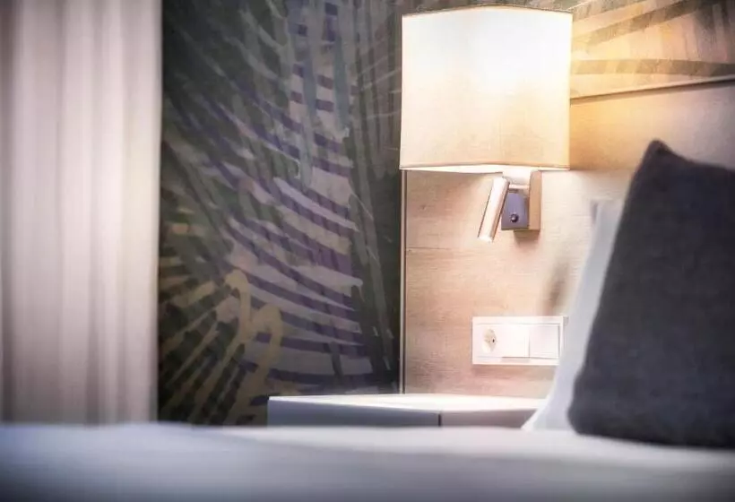 בית מלון כפרי Salles Ciutat Del Prat Barcelona Airport