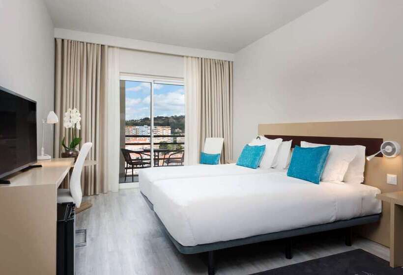 Hotel Tryp by Wyndham Lisboa Caparica Mar