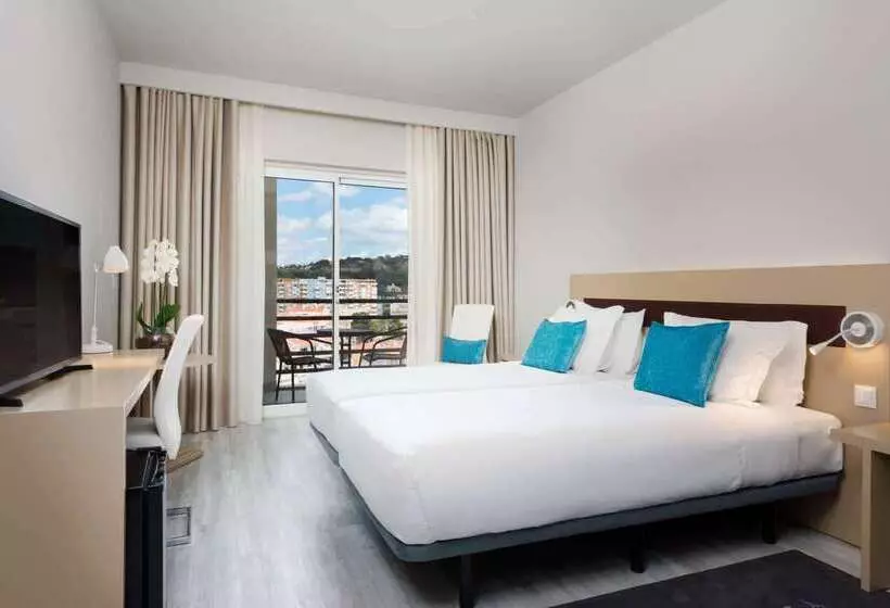Hotel Tryp by Wyndham Lisboa Caparica Mar