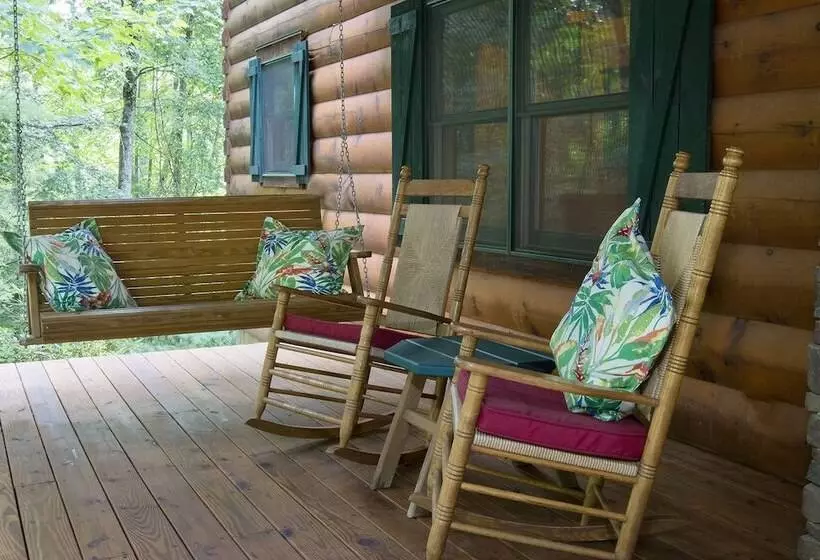 Aamiaismajoitus (B&B) Lazy Bear Lodge