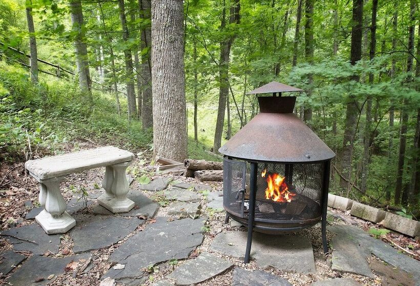 مبيت وإفطار Lazy Bear Lodge