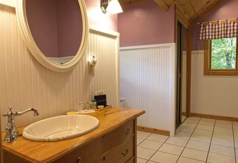 Aamiaismajoitus (B&B) Lazy Bear Lodge