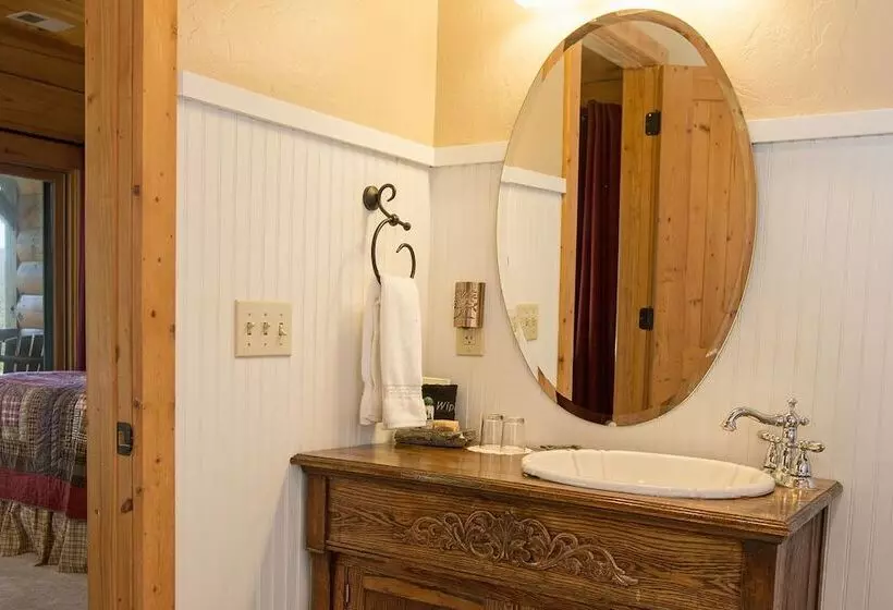 Aamiaismajoitus (B&B) Lazy Bear Lodge