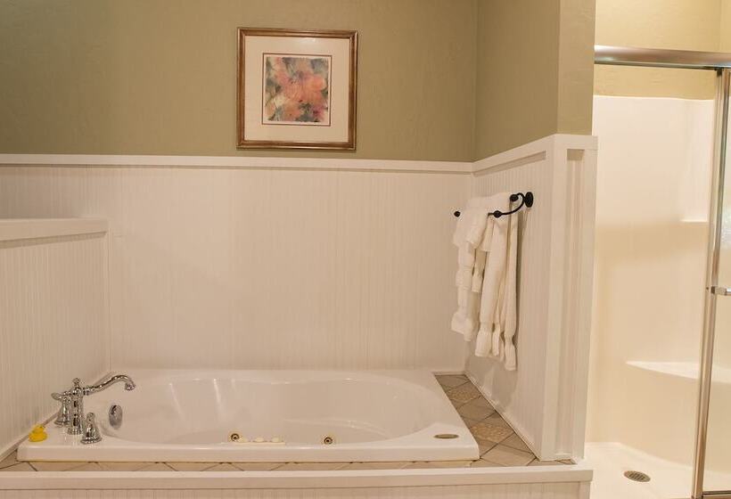 مبيت وإفطار Lazy Bear Lodge