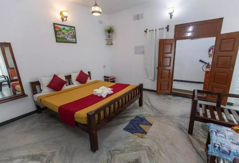 تختخواب و صبحانه Sunflower Villa