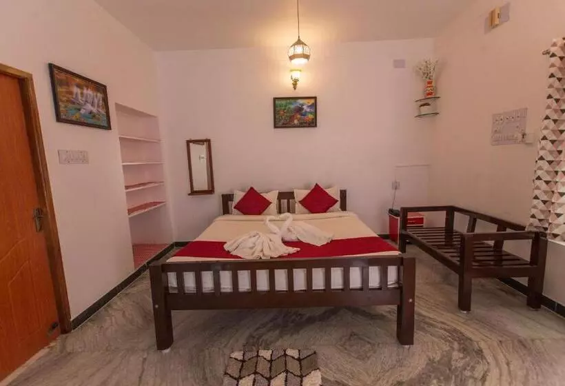 تختخواب و صبحانه Sunflower Villa