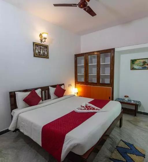 تختخواب و صبحانه Sunflower Villa
