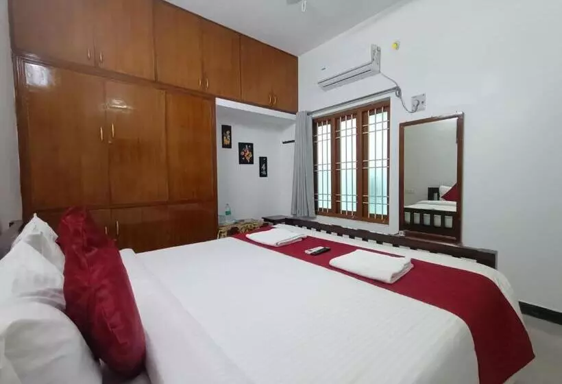 تختخواب و صبحانه Sunflower Villa