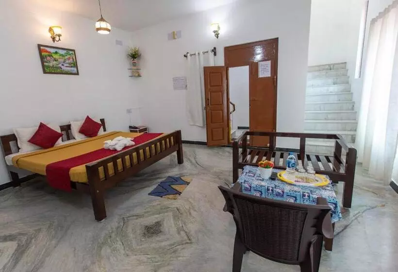 تختخواب و صبحانه Sunflower Villa