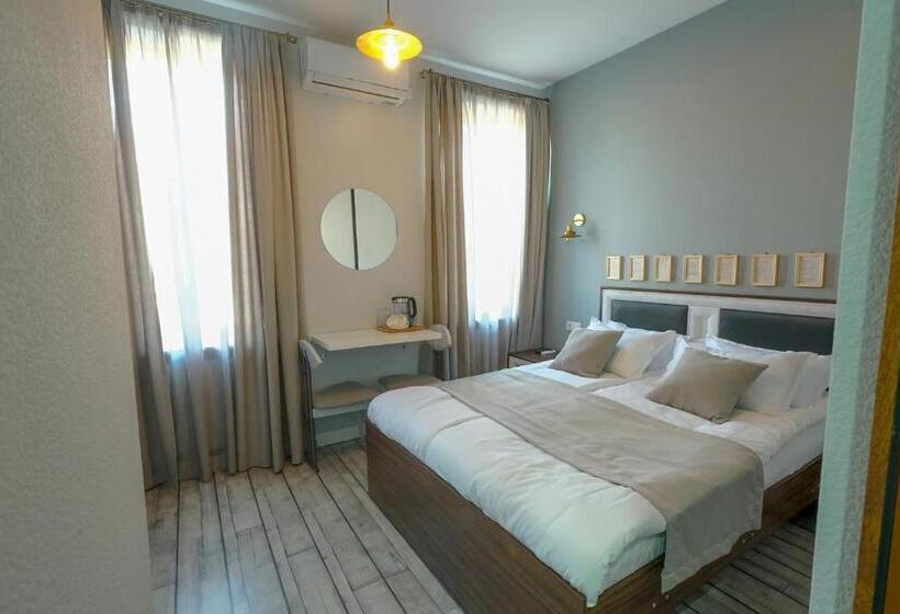 تختخواب و صبحانه Ticiani 13