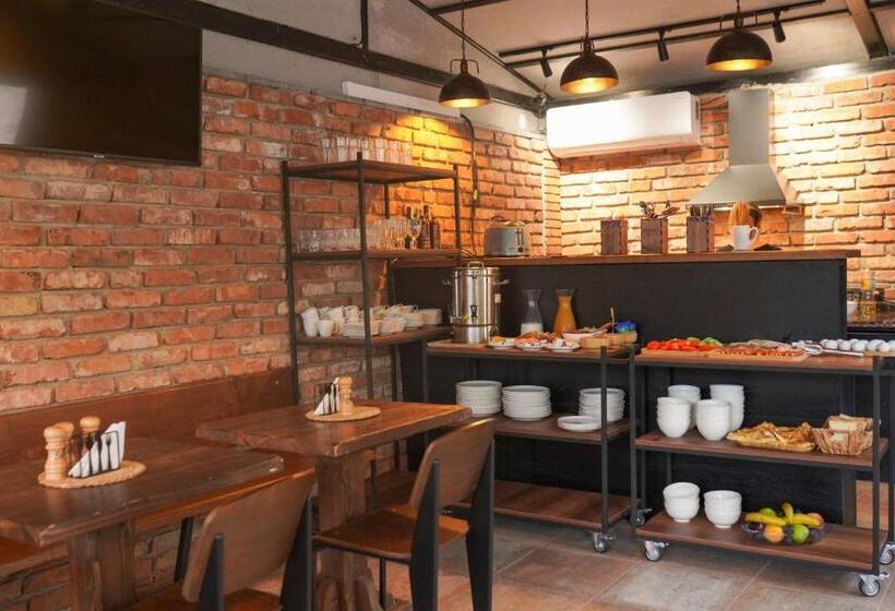 تختخواب و صبحانه Ticiani 13