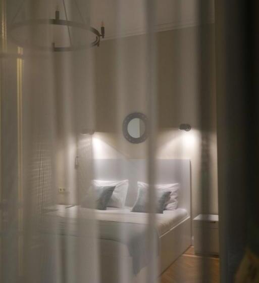 تختخواب و صبحانه Ticiani 13