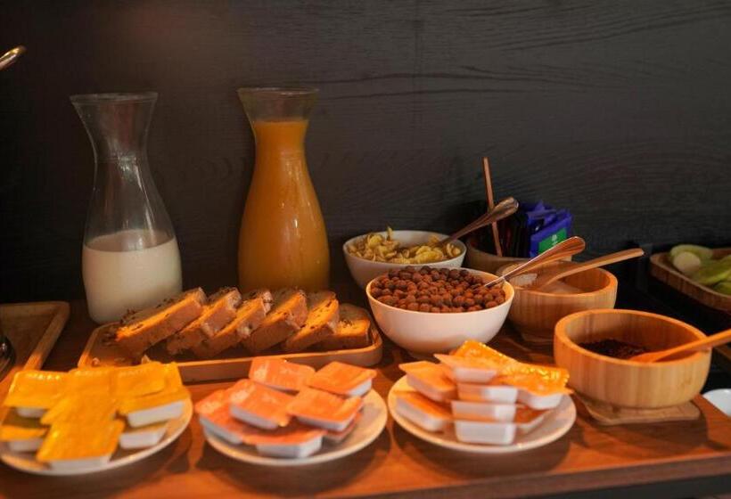 تختخواب و صبحانه Ticiani 13