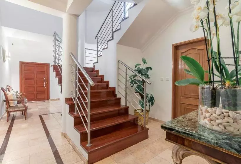 هتل Bongavila   Boutique