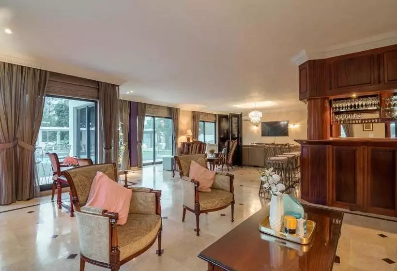 هتل Bongavila   Boutique