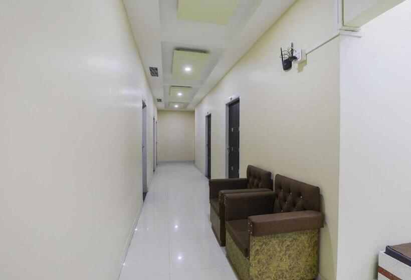 Collection O Hotel Kaku