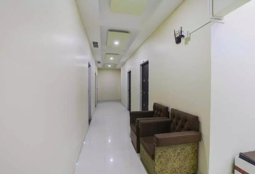 Collection O Hotel Kaku