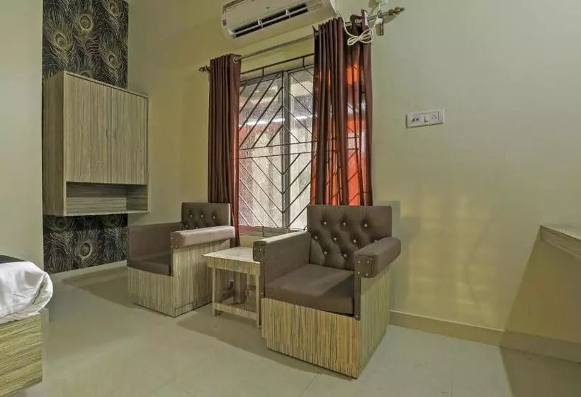 Collection O Hotel Kaku