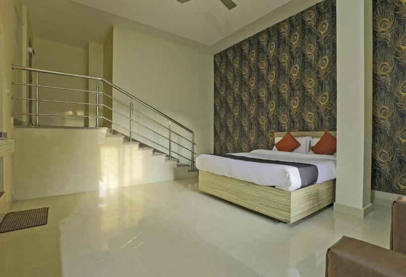 Collection O Hotel Kaku