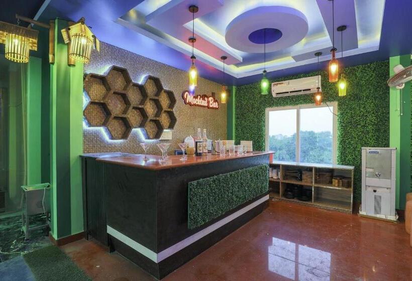 Collection O Hotel Kaku