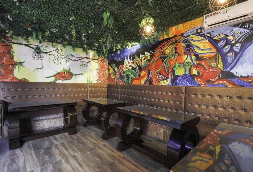 Collection O Hotel Kaku