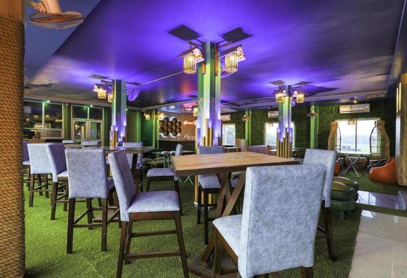 Collection O Hotel Kaku