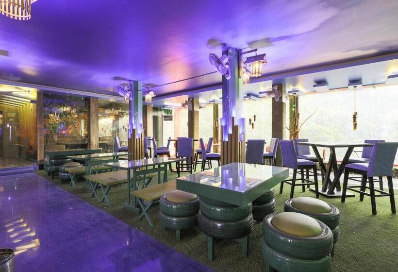 Collection O Hotel Kaku