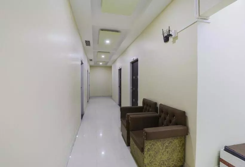 Collection O Hotel Kaku