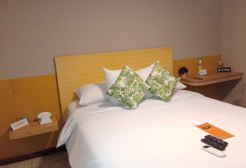 酒店 Cardedeu Express