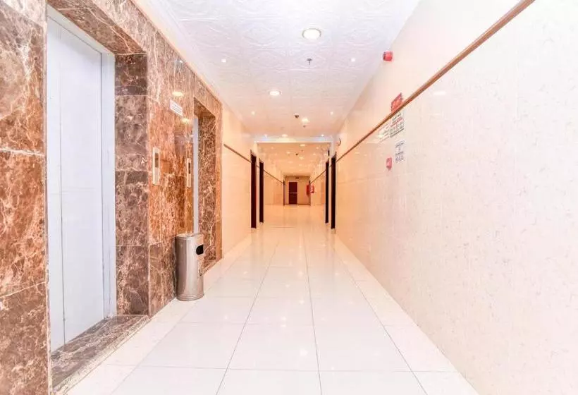 ホテル Oyo 219 Dewan Al Mokhtar For Furnished Apartments