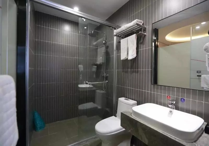 Thank Inn Chain Hotel Xiangyang East Railway Station In Hubei Province