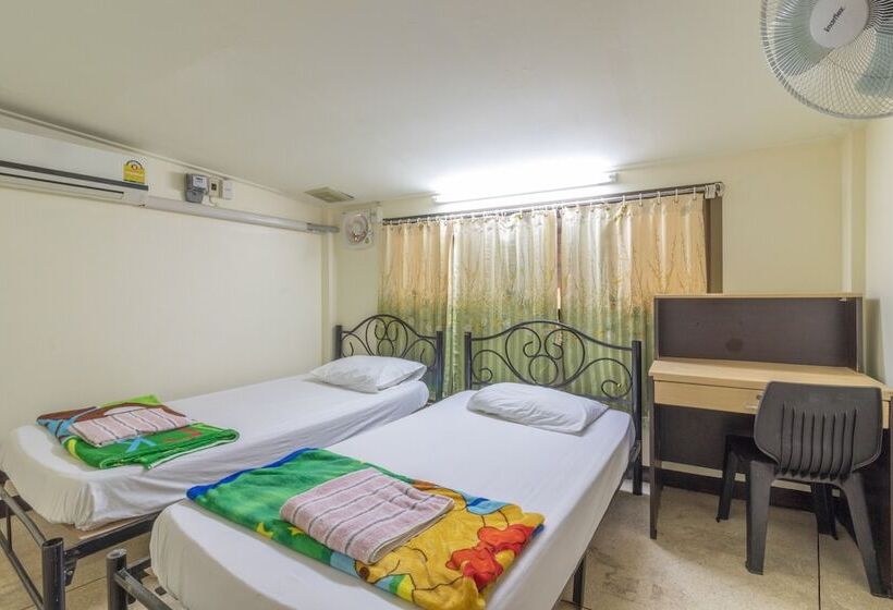 پانسیون 7 Holder Guesthouse