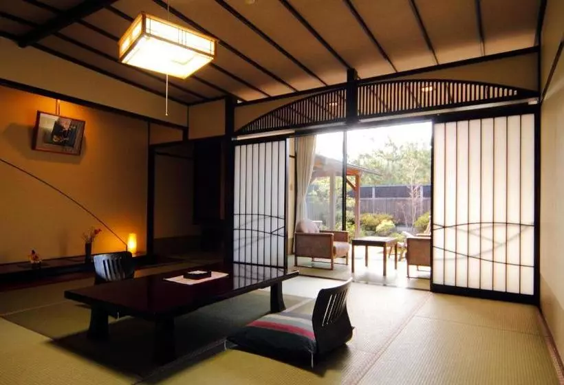 Ryokan Echizen Mangetsu