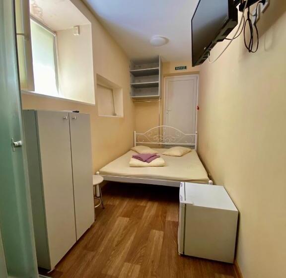 هاستل адмирал хостел