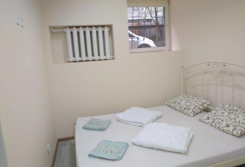 هاستل адмирал хостел