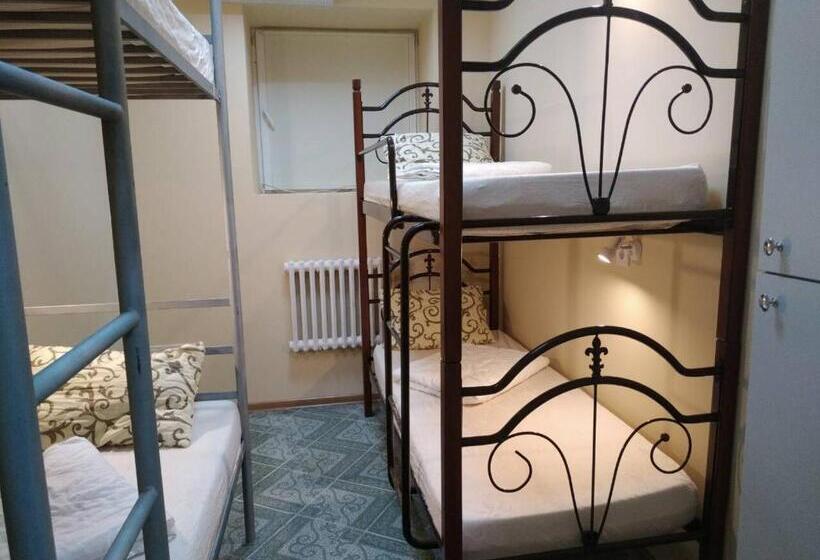 هاستل адмирал хостел