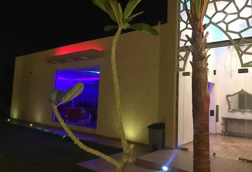 Mooyah Resort