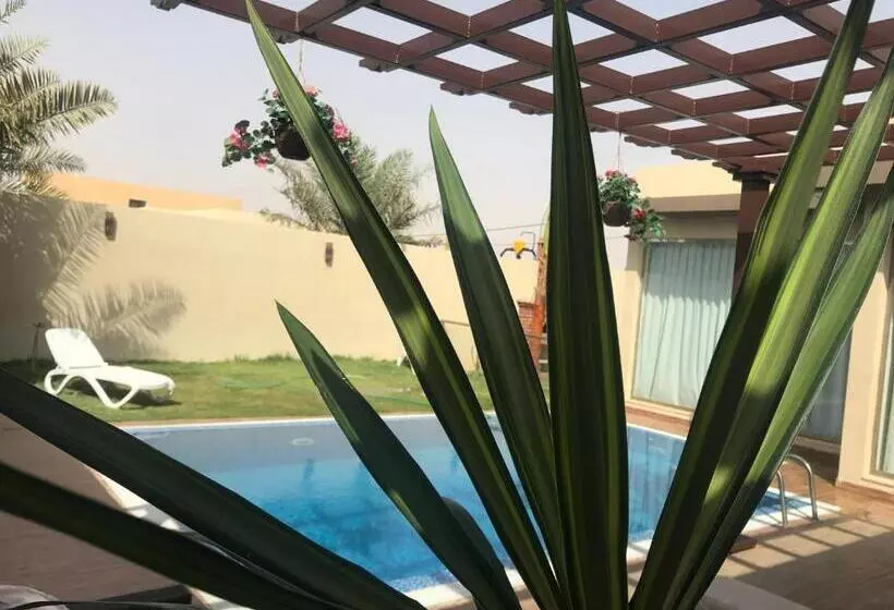 Mooyah Resort