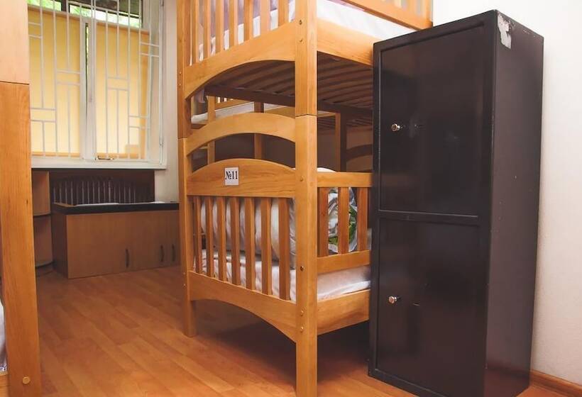 Globus Hostel