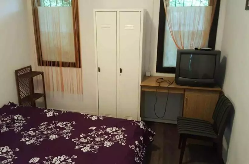 Hostel Belgrade Shungit Dragana Jeftića Br 10