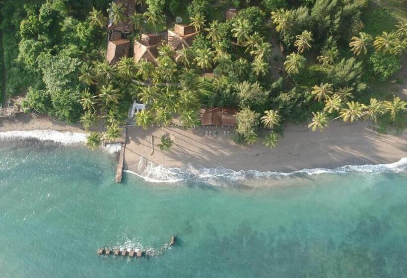 בית מלון כפרי Amrita Maumere Resort