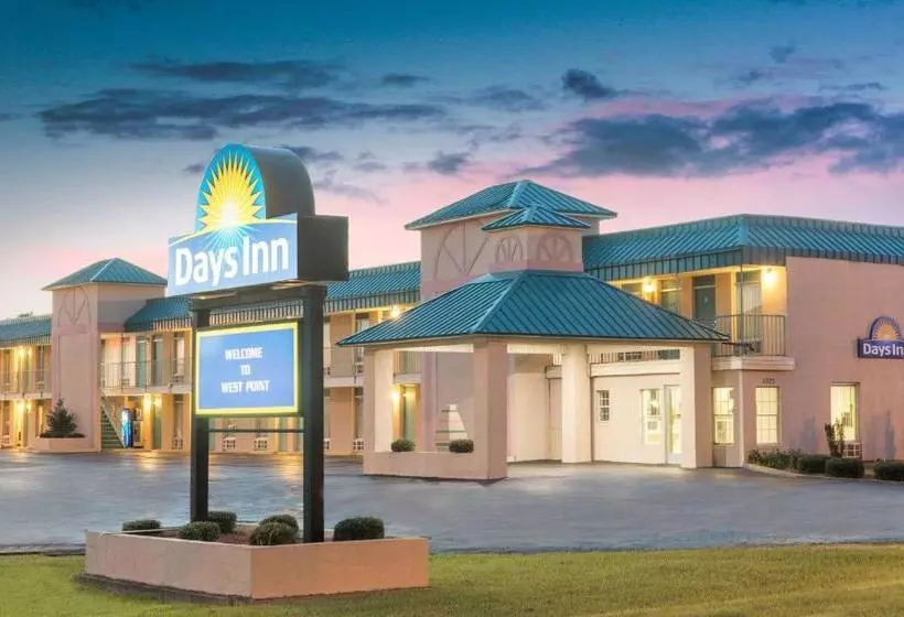 هتل Days Inn By Wyndham West Point