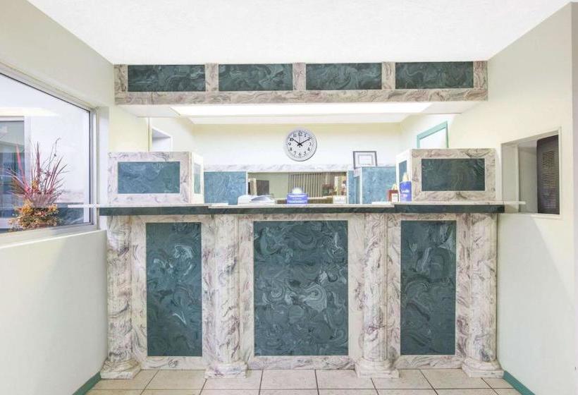 Otel Days Inn By Wyndham West Point